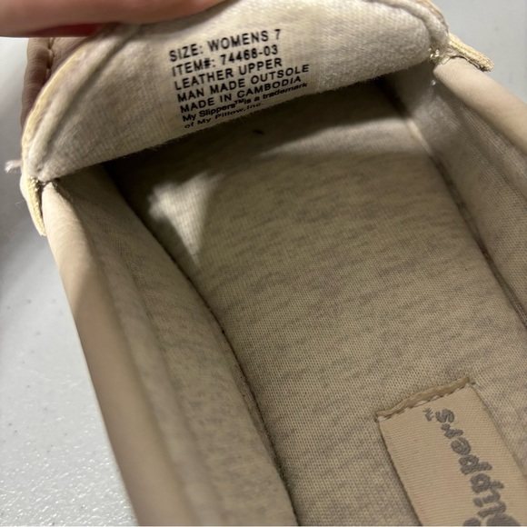 My Slippers by My Pillow Women's Moccasin Slip On Loafer Size 7 Leather Upper - Picture 9 of 9